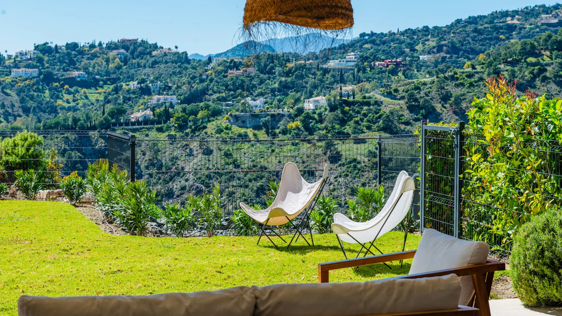 Ground Floor Apartment for sale in Real de La Quinta, Benahavis