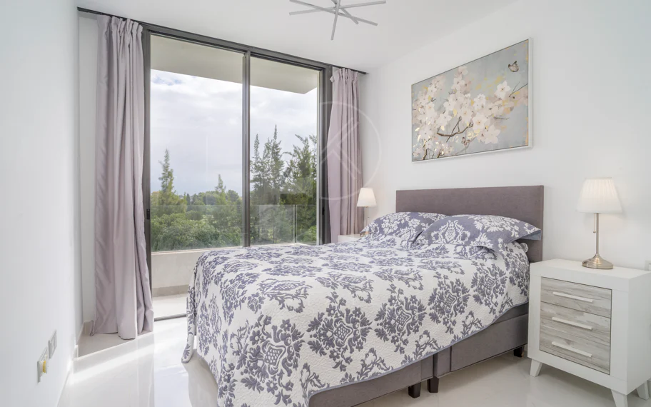 Ático duplex de lujo en Cataleya, Atalaya Golf, Estepona propiedad con 3 dormitorios en venta