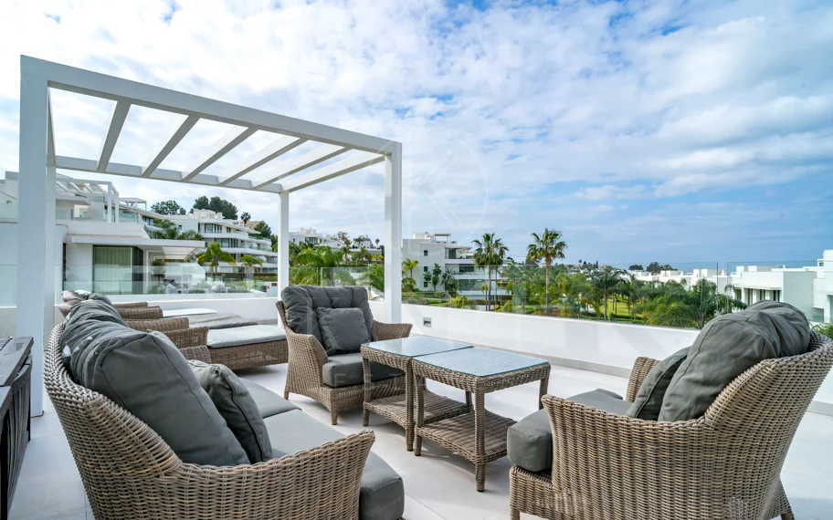 Ático duplex de lujo en Cataleya, Atalaya Golf, Estepona propiedad con 3 dormitorios en venta