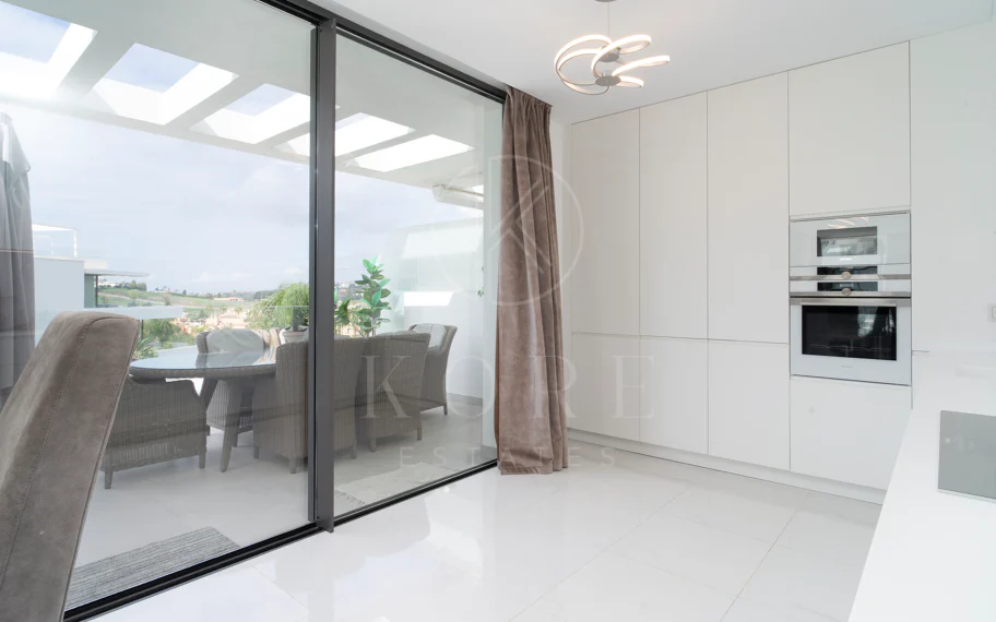 Ático duplex de lujo en Cataleya, Atalaya Golf, Estepona propiedad con 3 dormitorios en venta