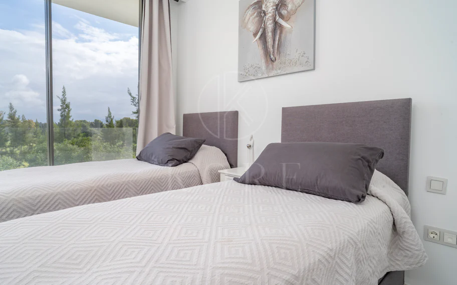 Ático duplex de lujo en Cataleya, Atalaya Golf, Estepona propiedad con 3 dormitorios en venta