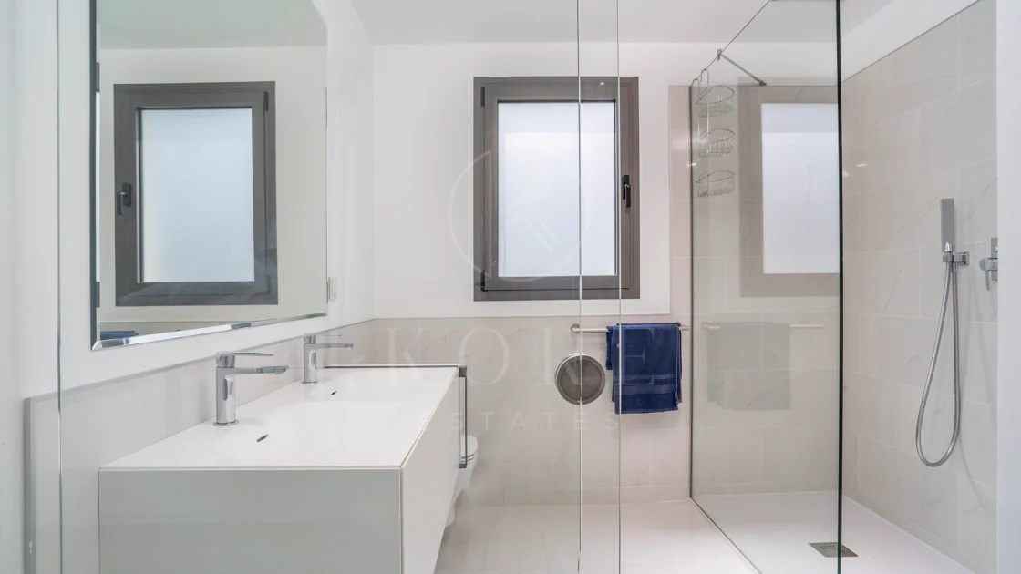 Luxury 3-Bedroom Duplex Penthouse for Sale in Cataleya, Atalaya Golf, Estepona