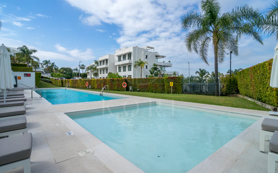 Ático duplex de lujo en Cataleya, Atalaya Golf, Estepona propiedad con 3 dormitorios en venta