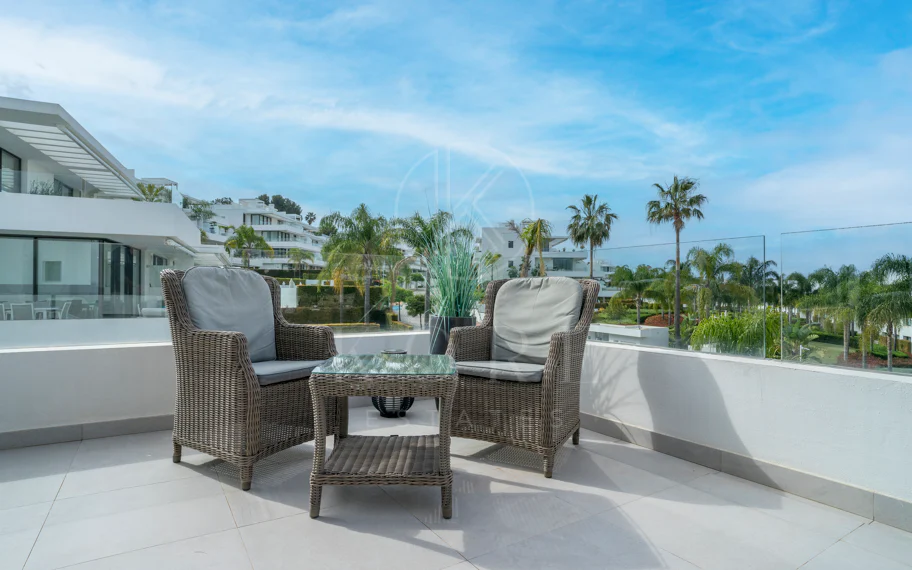 Ático duplex de lujo en Cataleya, Atalaya Golf, Estepona propiedad con 3 dormitorios en venta