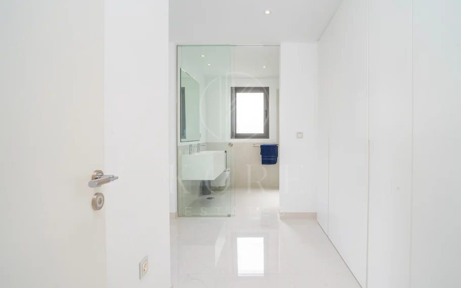 Ático duplex de lujo en Cataleya, Atalaya Golf, Estepona propiedad con 3 dormitorios en venta