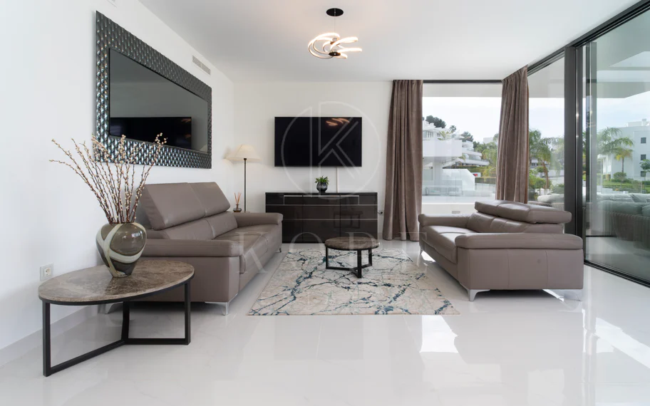 Ático duplex de lujo en Cataleya, Atalaya Golf, Estepona propiedad con 3 dormitorios en venta