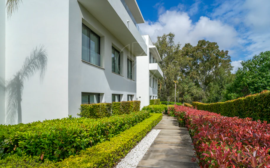 Ático duplex de lujo en Cataleya, Atalaya Golf, Estepona propiedad con 3 dormitorios en venta