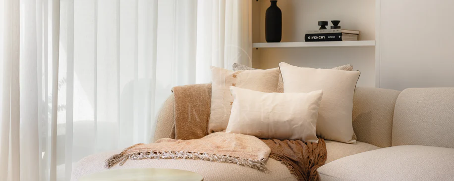 Excepcional apartamento de lujo completamente renovado en la Milla de Oro de Marbella con vistas al Mediterráneo.