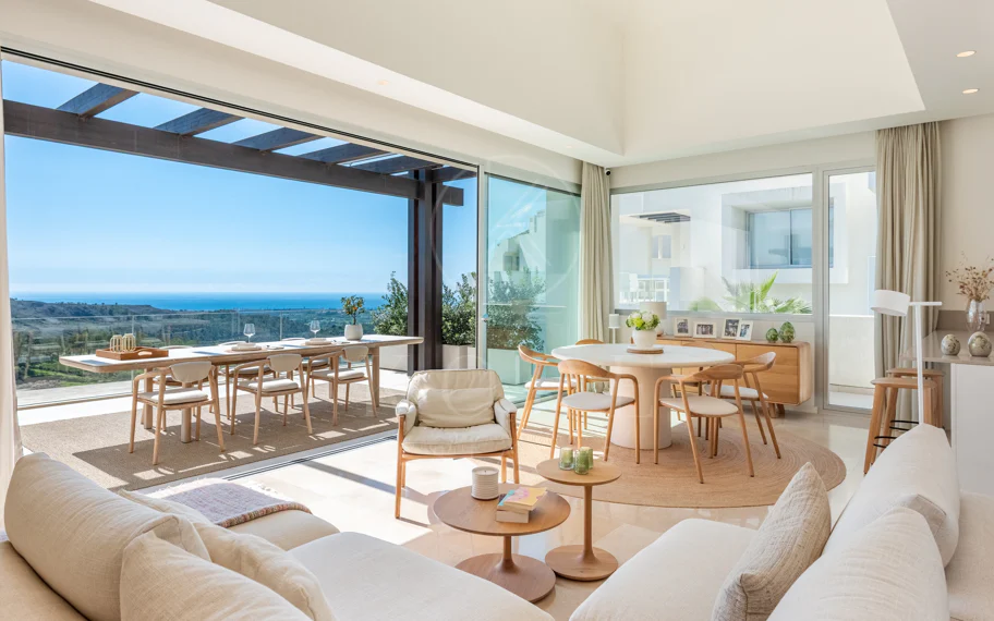 Ático encantador ubicado en Marbella Club Hills, Benahavís