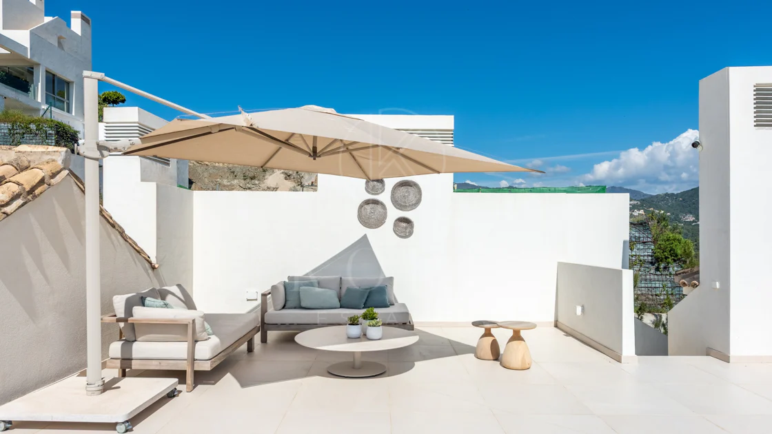 Charming Penthouse Located in Marbella Club Hills, Benahavis