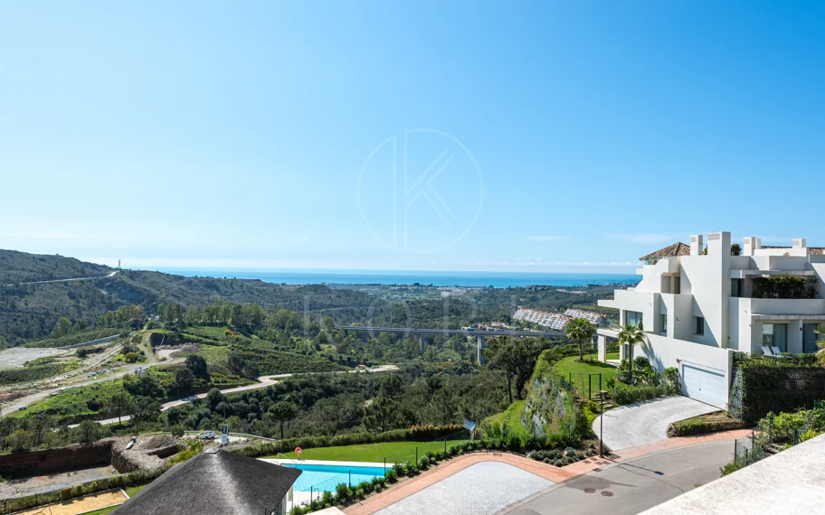 Ático encantador ubicado en Marbella Club Hills, Benahavís
