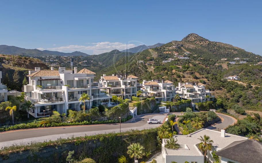 Ático encantador ubicado en Marbella Club Hills, Benahavís