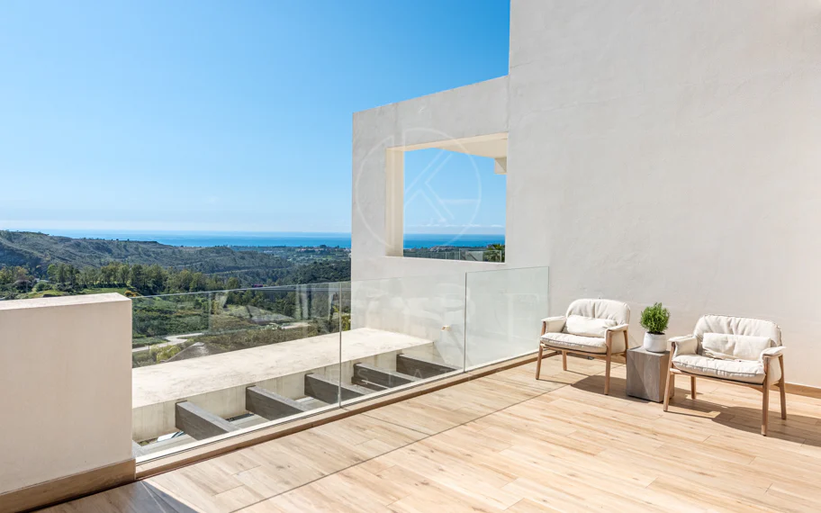 Ático encantador ubicado en Marbella Club Hills, Benahavís