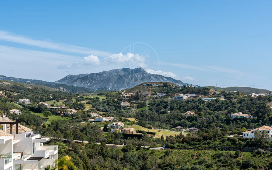 Ático encantador ubicado en Marbella Club Hills, Benahavís