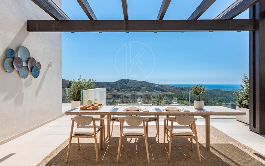 Ático encantador ubicado en Marbella Club Hills, Benahavís