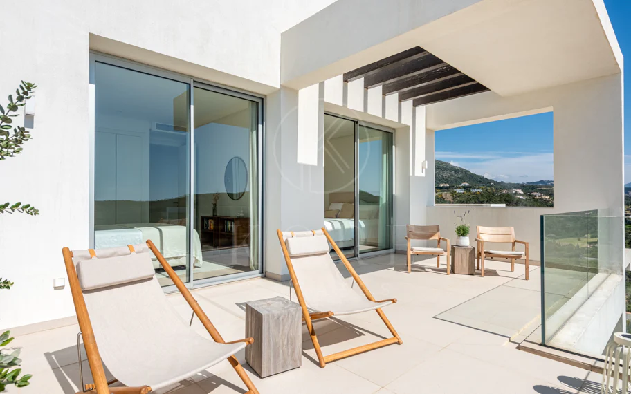 Ático encantador ubicado en Marbella Club Hills, Benahavís