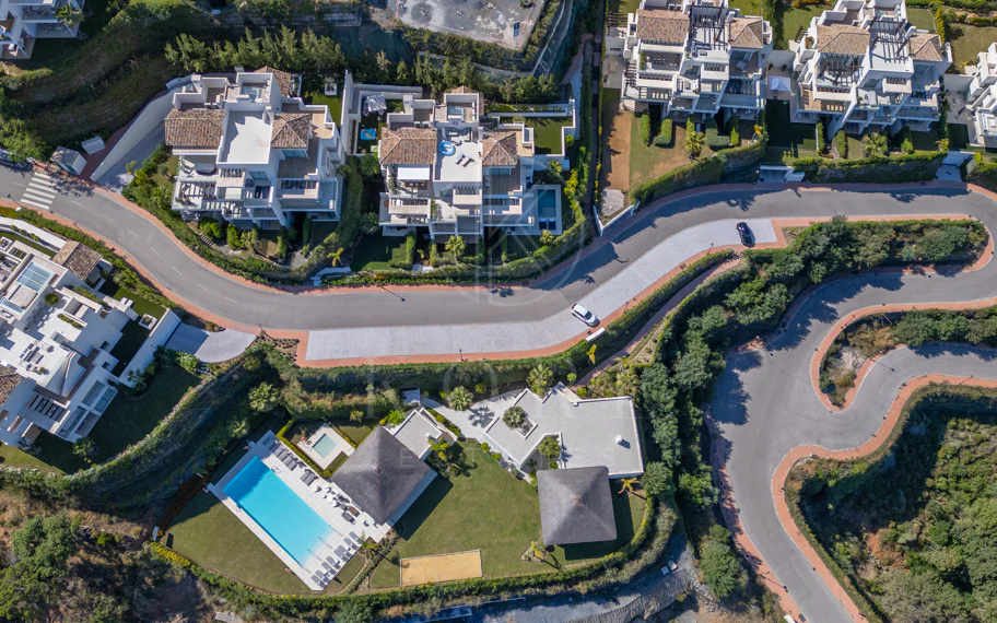 Ático encantador ubicado en Marbella Club Hills, Benahavís