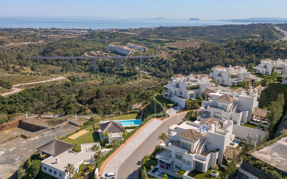 Ático encantador ubicado en Marbella Club Hills, Benahavís