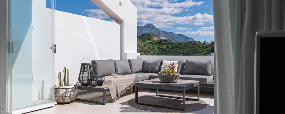 Penthouse for sale in La Quinta, Benahavis