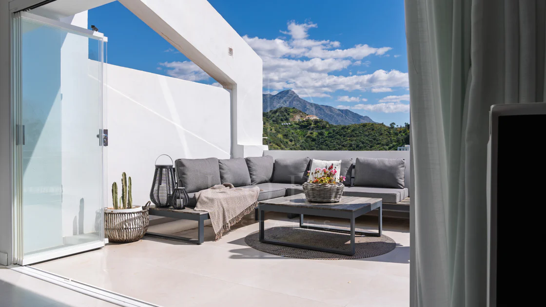Penthouse for sale in La Quinta, Benahavis