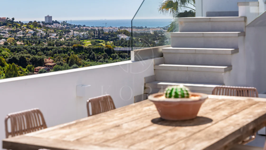 Penthouse for sale in La Quinta, Benahavis