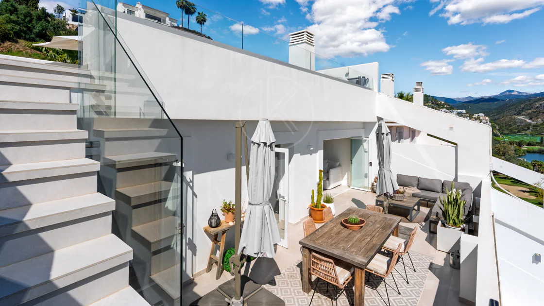 Penthouse for sale in La Quinta, Benahavis