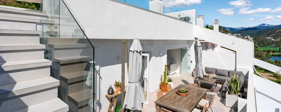 Penthouse for sale in La Quinta, Benahavis
