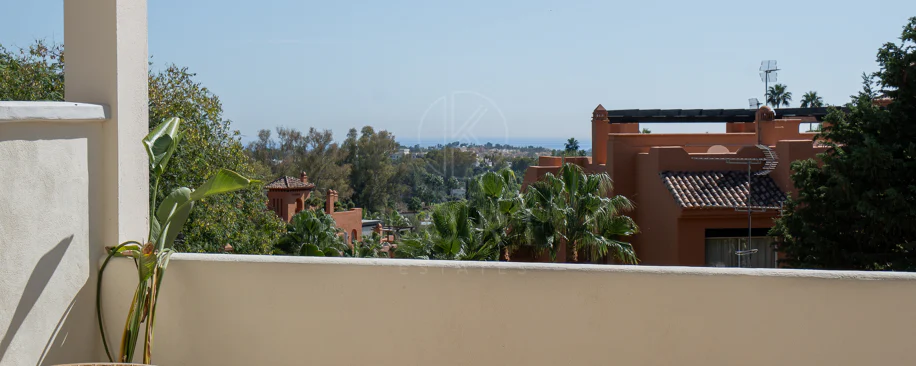 Palacetes 7 - Beautifully renovated three-bedroom apartment in La Cerquilla with Sea views.