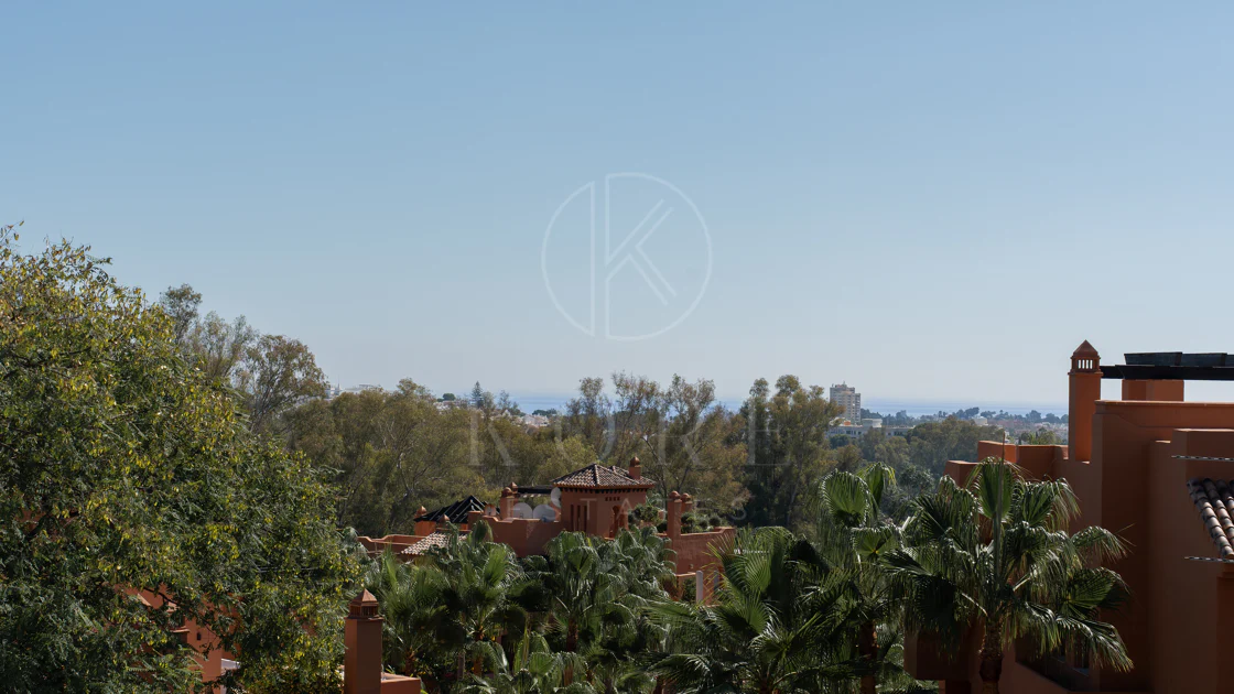 Palacetes 7 - Beautifully renovated three-bedroom apartment in La Cerquilla with Sea views.