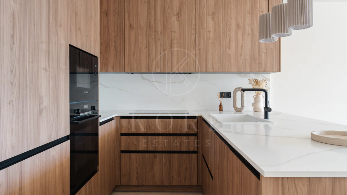 Palacetes 7 - Beautifully renovated three-bedroom apartment in La Cerquilla with Sea views.