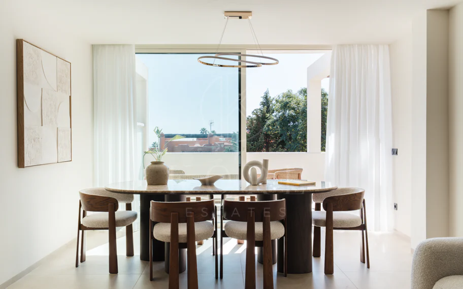 Palacetes 7 - Beautifully renovated three-bedroom apartment in La Cerquilla with Sea views.