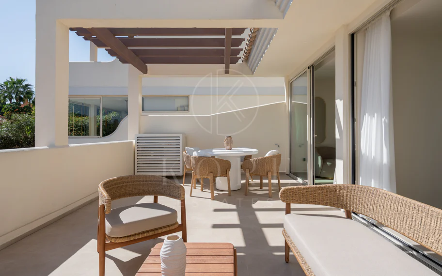 Palacetes 7 - Beautifully renovated three-bedroom apartment in La Cerquilla with Sea views.
