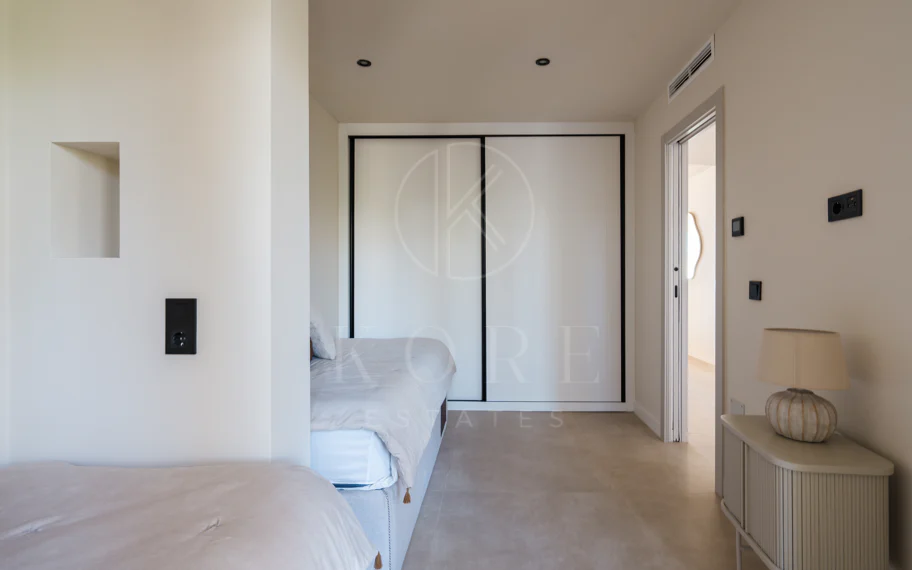 Palacetes 7 - Beautifully renovated three-bedroom apartment in La Cerquilla with Sea views.