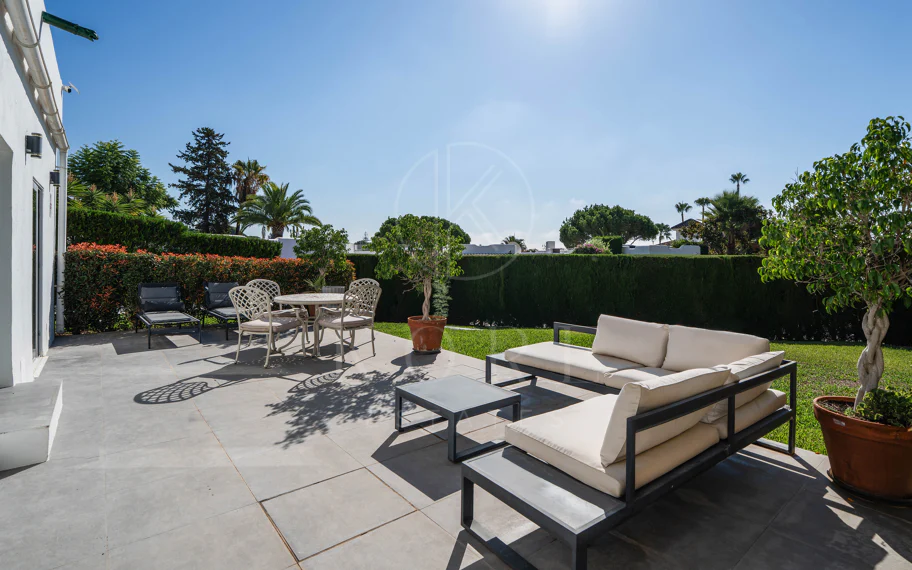 Aloha 3 - Corner Townhouse with Sea Views in an Exclusive Frontline Golf Complex, Nueva Andalucía