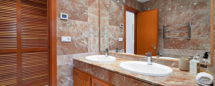 Bonito apartamento de dos dormitorios situado en el prestigioso Alcores del Golf la comunidad en Nueva Andalucía