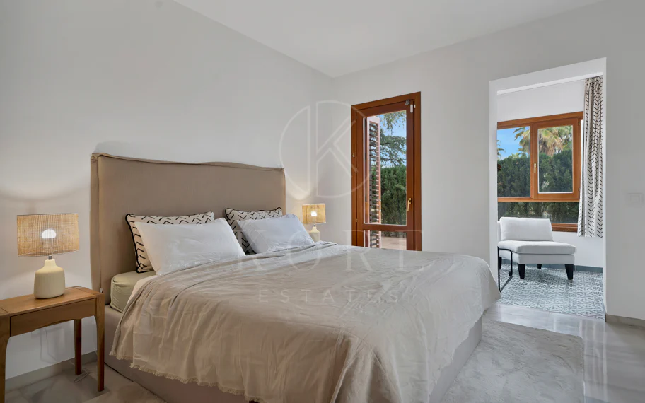 Bonito apartamento de dos dormitorios situado en el prestigioso Alcores del Golf la comunidad en Nueva Andalucía
