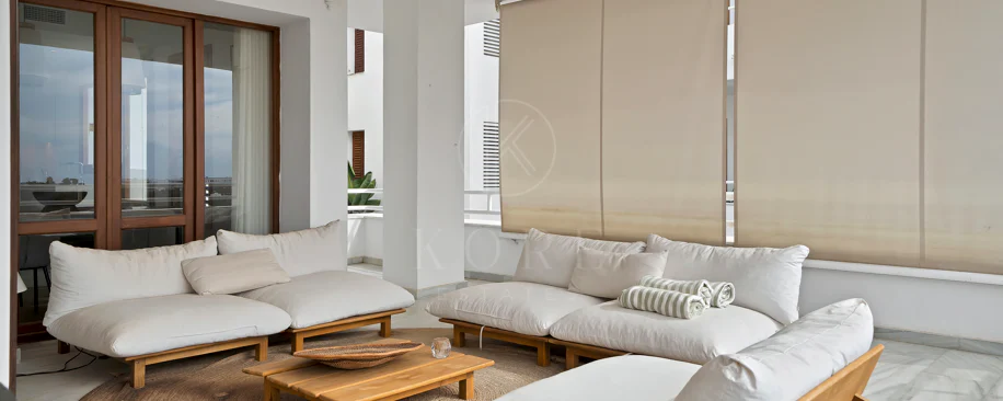 Bonito apartamento de dos dormitorios situado en el prestigioso Alcores del Golf la comunidad en Nueva Andalucía