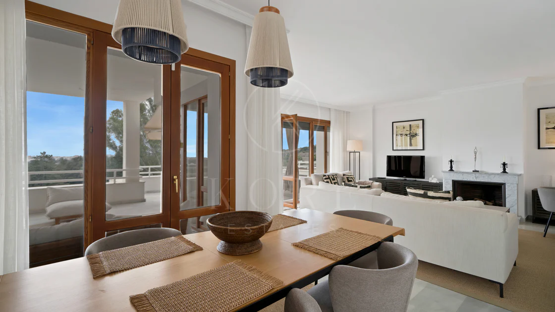 Bonito apartamento de dos dormitorios situado en el prestigioso Alcores del Golf la comunidad en Nueva Andalucía
