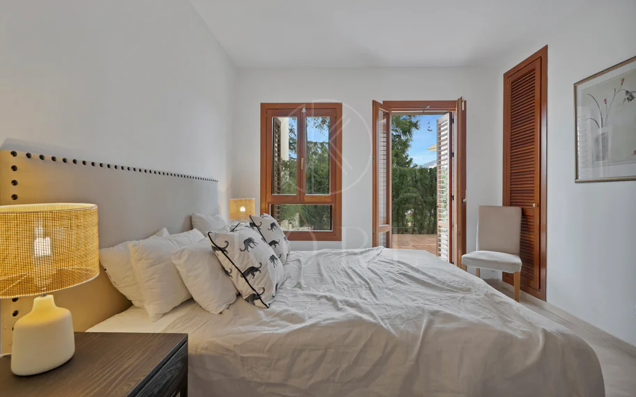Bonito apartamento de dos dormitorios situado en el prestigioso Alcores del Golf la comunidad en Nueva Andalucía