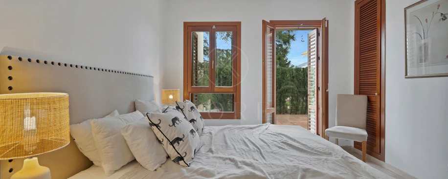 Bonito apartamento de dos dormitorios situado en el prestigioso Alcores del Golf la comunidad en Nueva Andalucía
