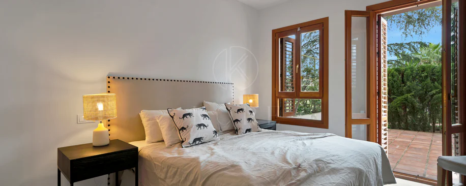 Bonito apartamento de dos dormitorios situado en el prestigioso Alcores del Golf la comunidad en Nueva Andalucía