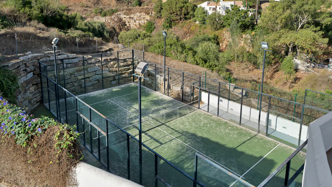 Bonito apartamento de dos dormitorios situado en el prestigioso Alcores del Golf la comunidad en Nueva Andalucía