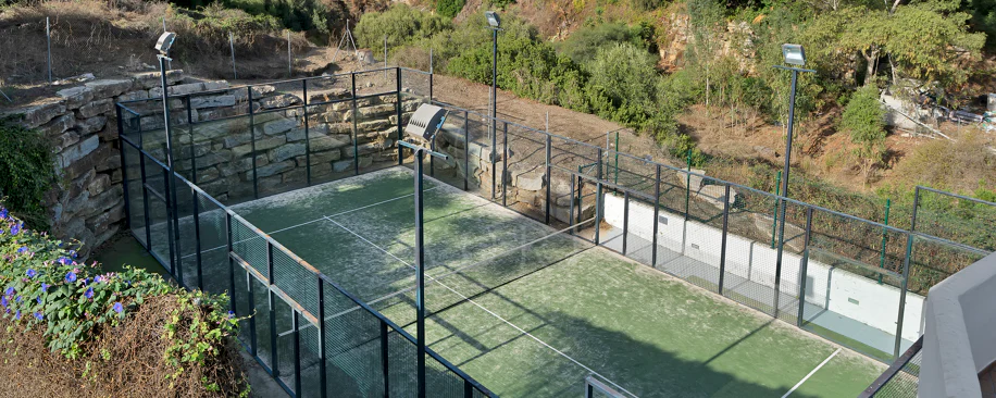 Bonito apartamento de dos dormitorios situado en el prestigioso Alcores del Golf la comunidad en Nueva Andalucía