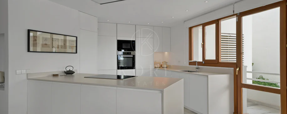 Bonito apartamento de dos dormitorios situado en el prestigioso Alcores del Golf la comunidad en Nueva Andalucía