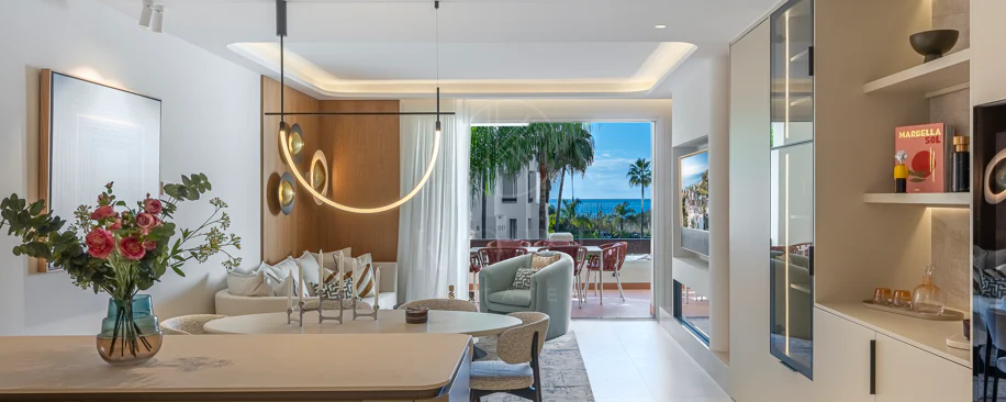 Apartamento moderno en primera línea de playa en Bahía del Velerín