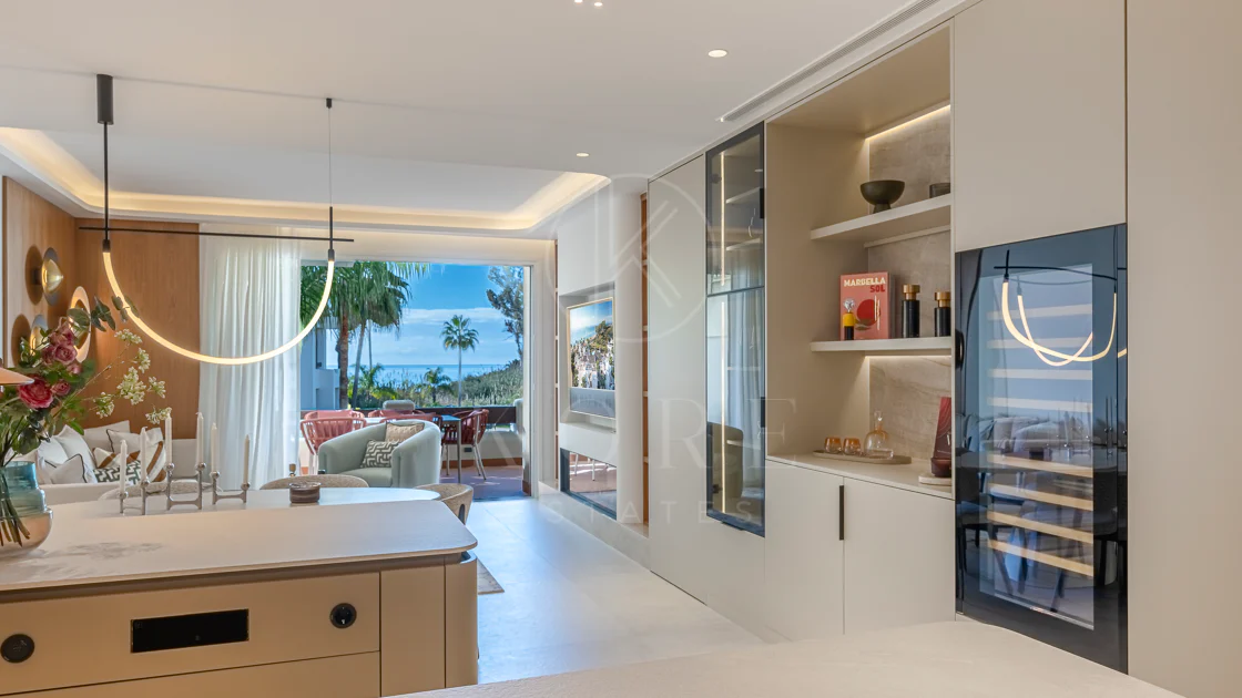 Apartamento moderno en primera línea de playa en Bahía del Velerín