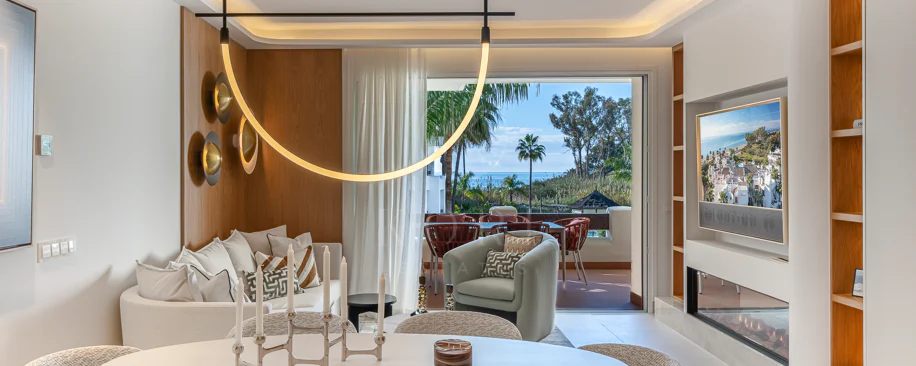 Apartamento moderno en primera línea de playa en Bahía del Velerín