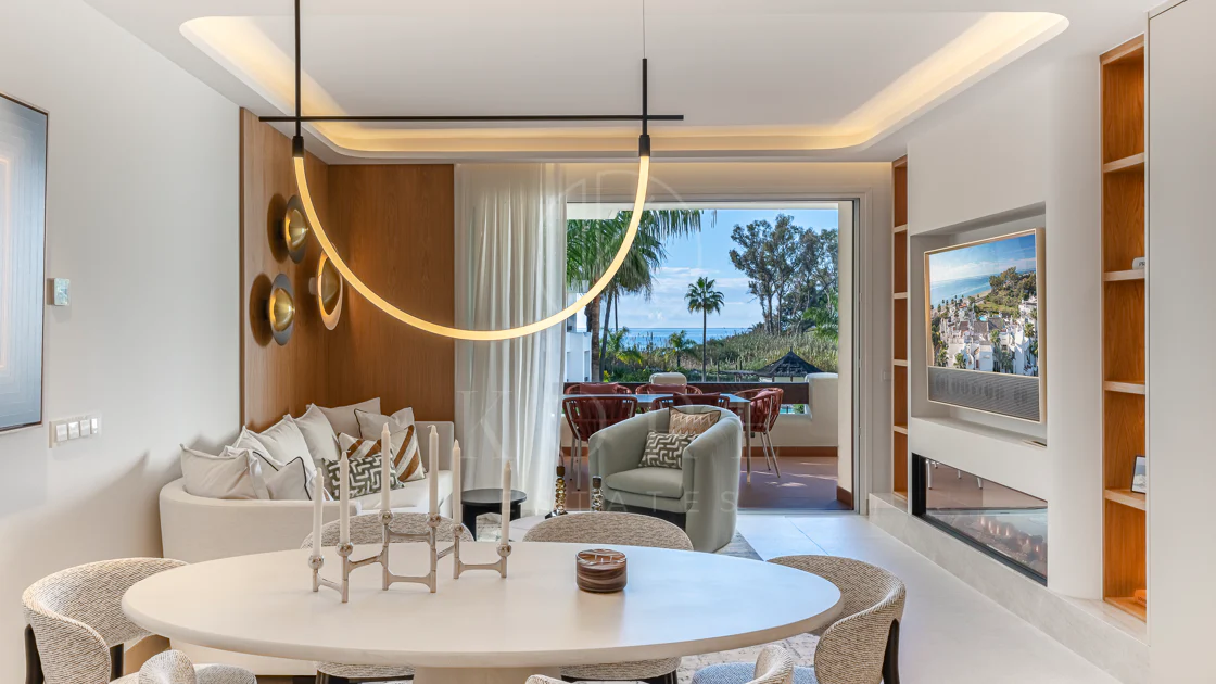 Apartamento moderno en primera línea de playa en Bahía del Velerín