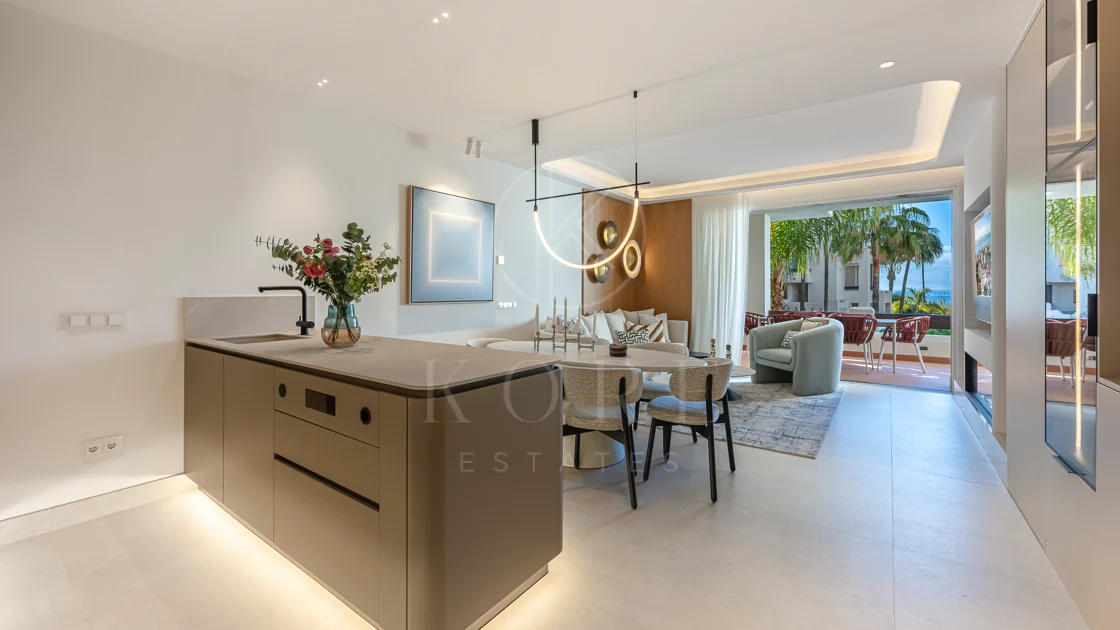 Apartamento moderno en primera línea de playa en Bahía del Velerín