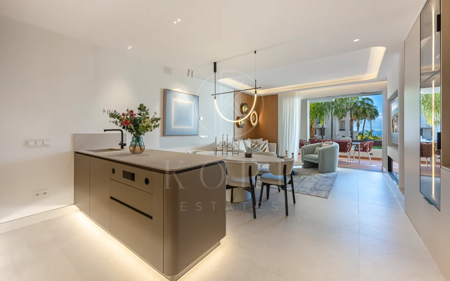 Apartamento moderno en primera línea de playa en Bahía del Velerín